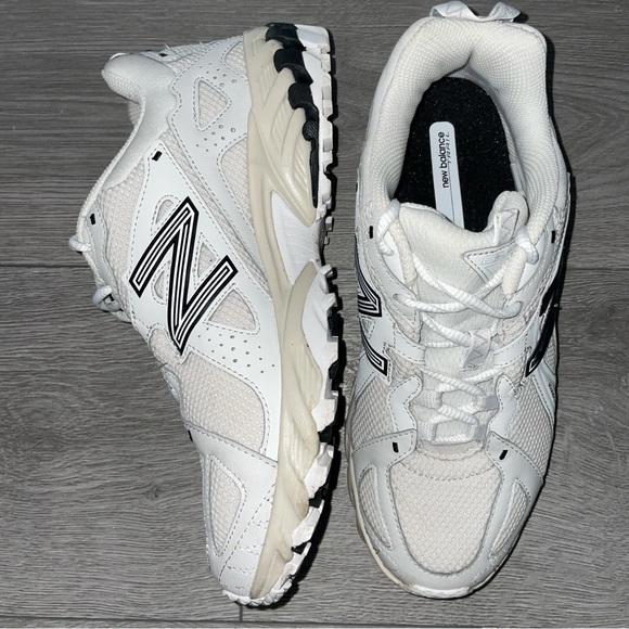 New Balance White and Black Sneakers with Chunky Midsole - Picture 9 of 12